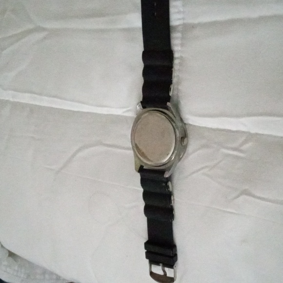 Watch - Picture 2 of 3